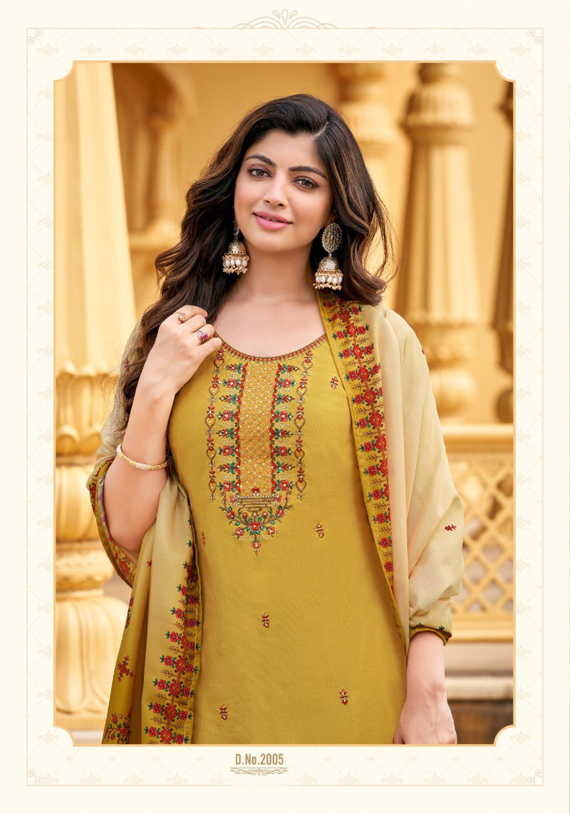 DLF Mall of India - India's Largest Mall - The prettiest ethnics, from  kurtis to suites to the stunning dupattas, find everything you want to add  in your ethnic wardrobe at Kashmiri